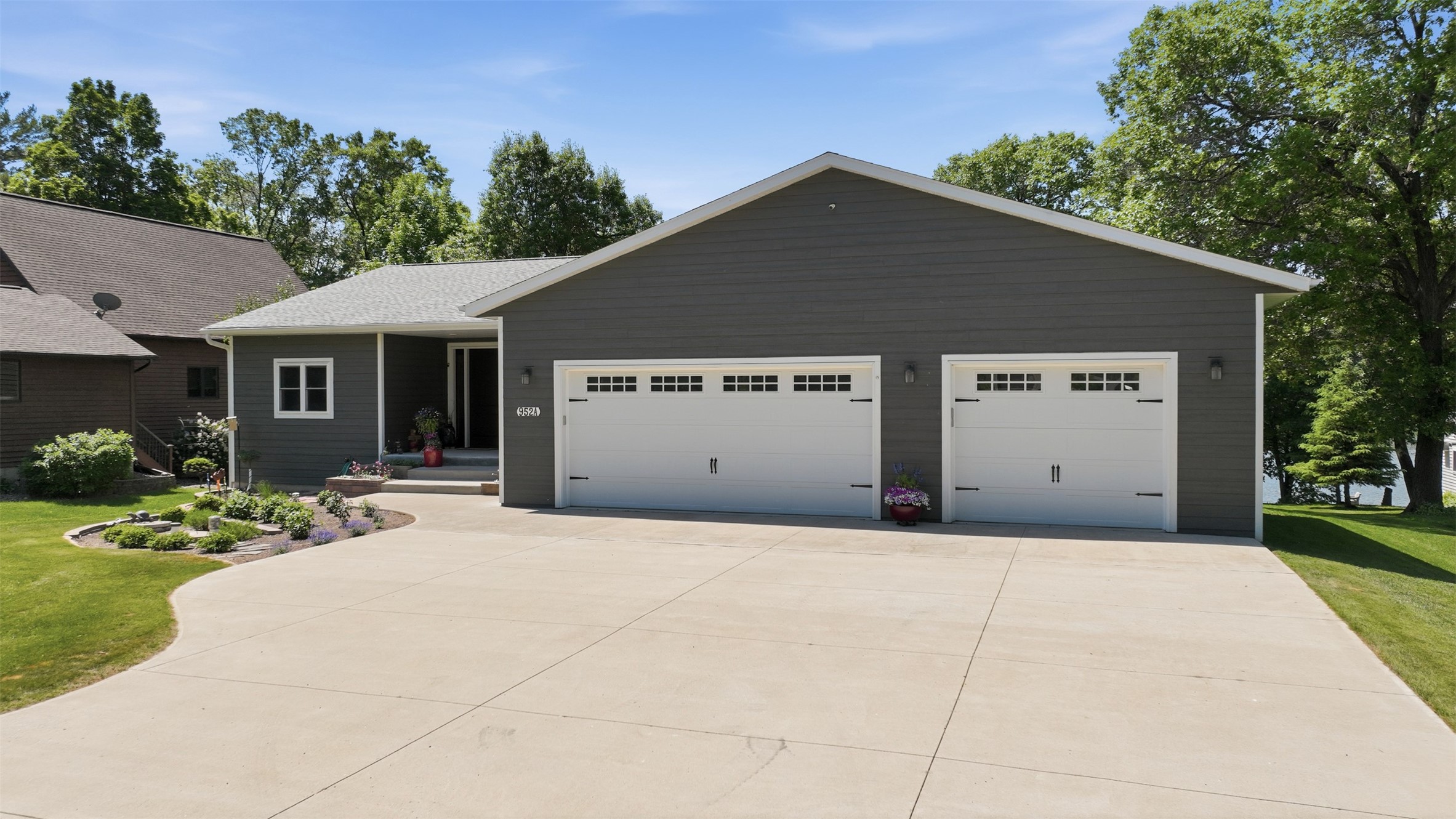 952a 24 7/8 Street Property Photo 2