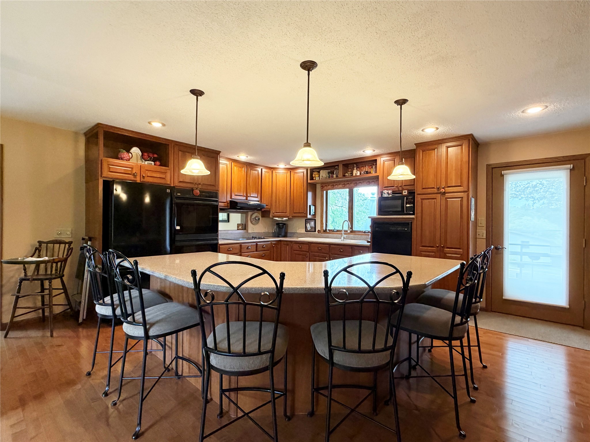 1915 22 1/2 Avenue Property Photo 4
