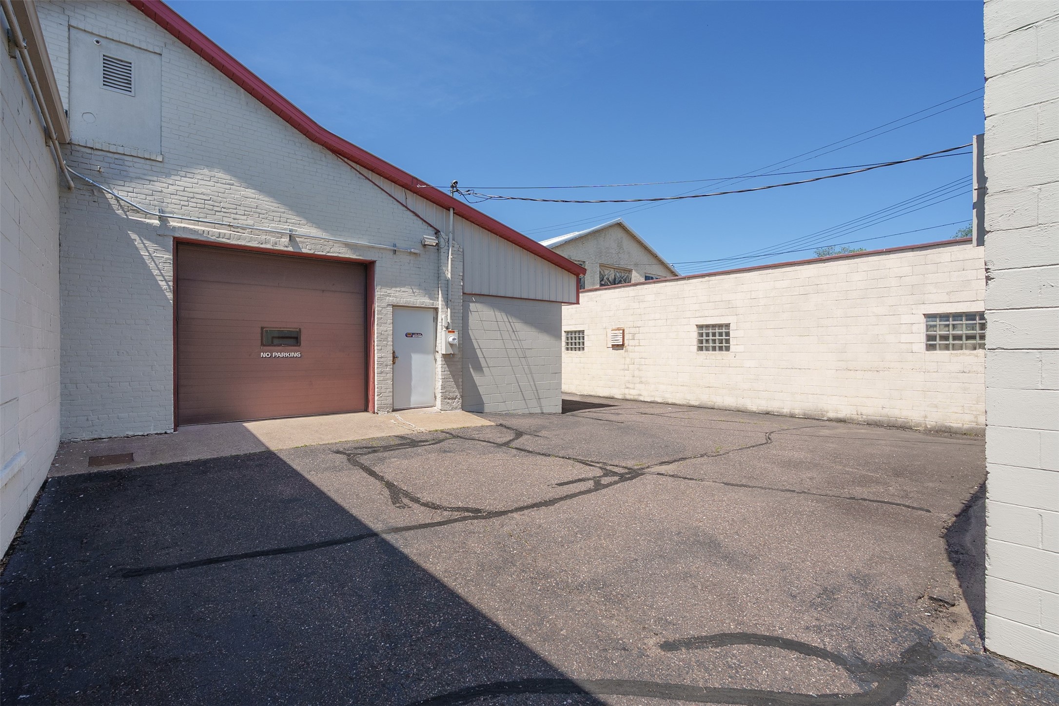 33 E Willow Street Property Photo 6