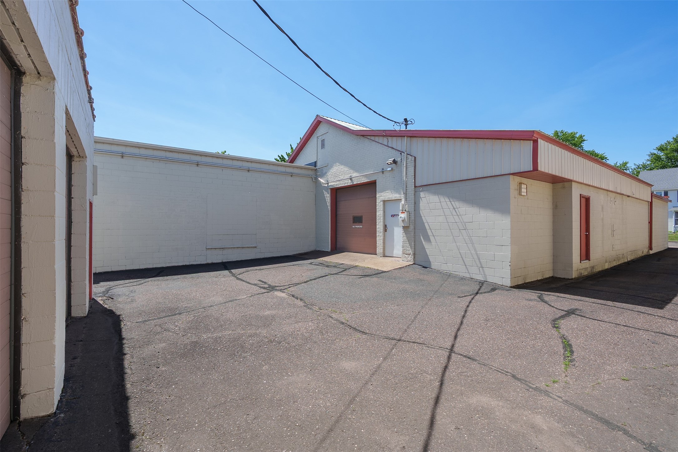 33 E Willow Street Property Photo 7