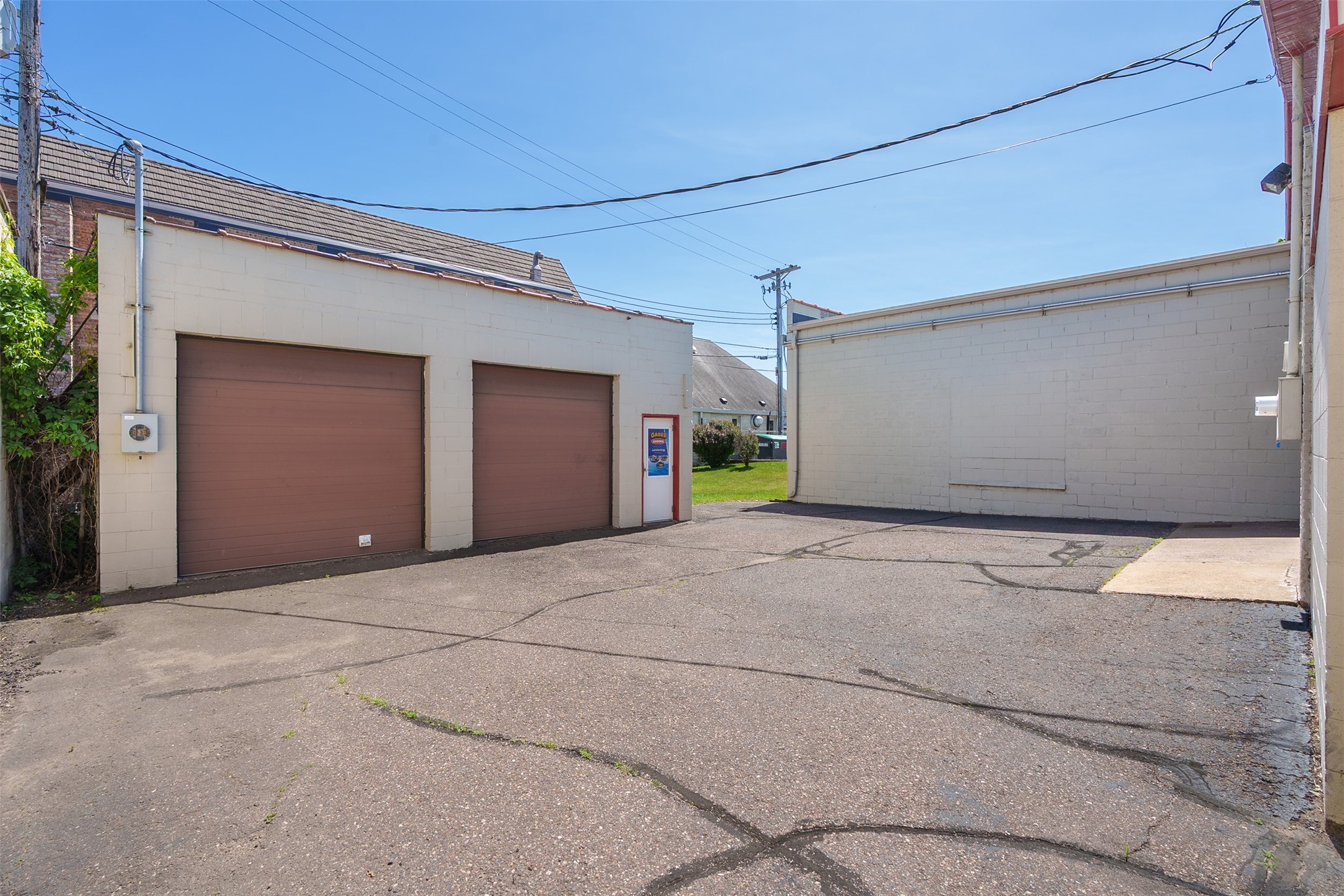 33 E Willow Street Property Photo 40