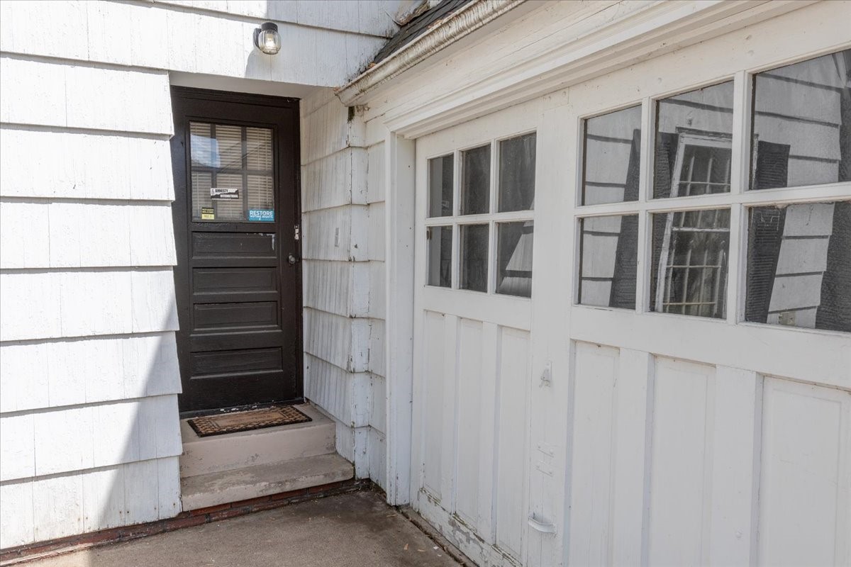 320 Elm Avenue W Property Photo 7