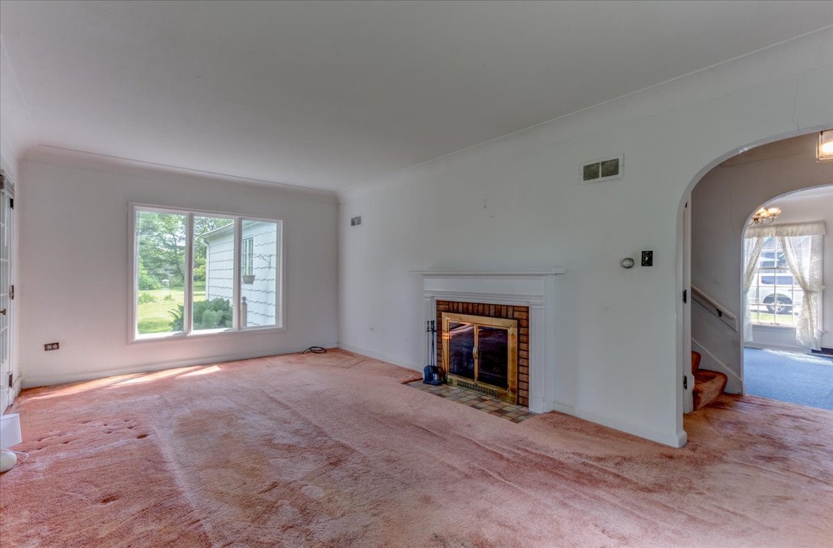 320 Elm Avenue W Property Photo 15