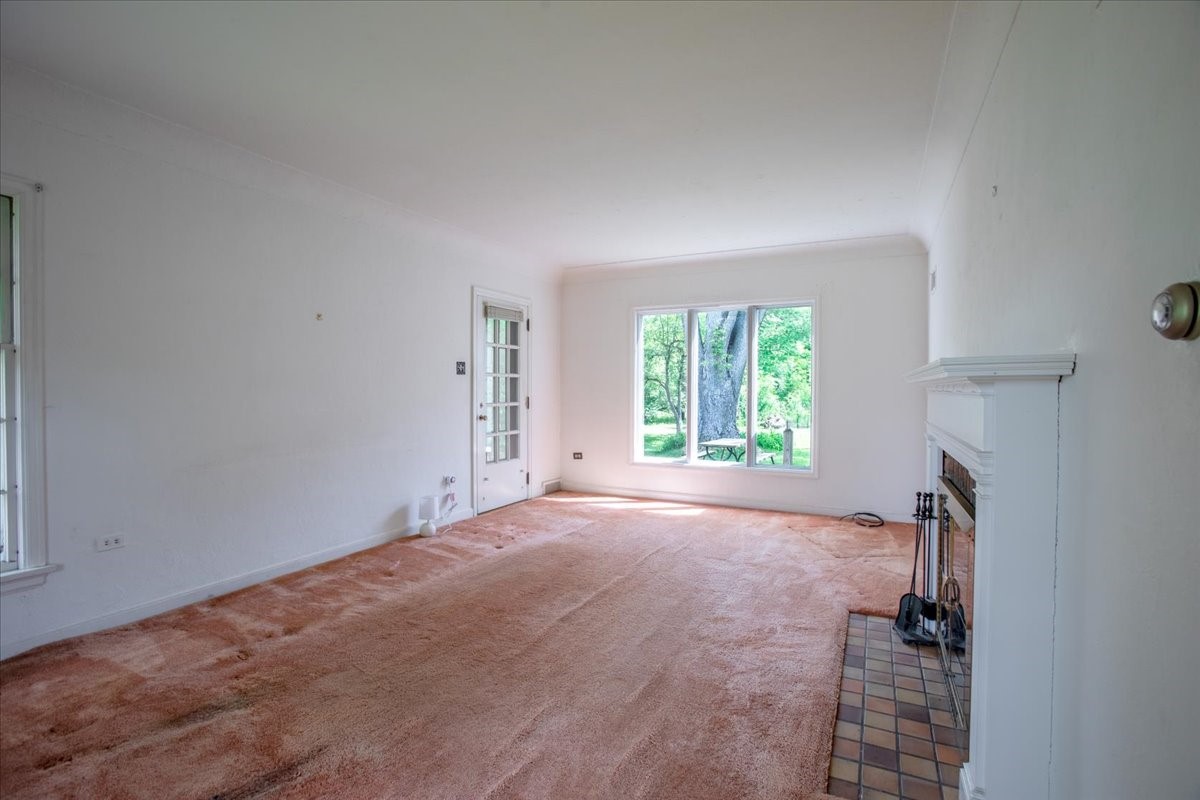 320 Elm Avenue W Property Photo 16