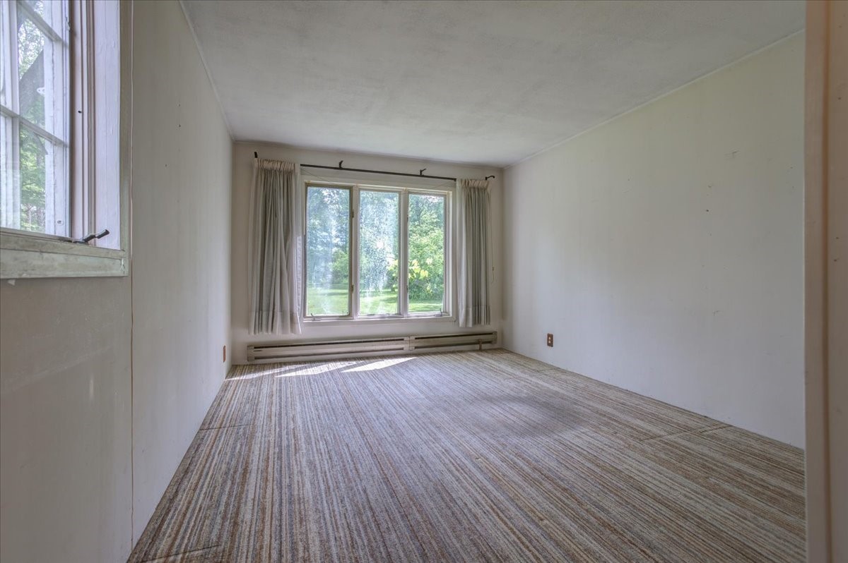 320 Elm Avenue W Property Photo 21