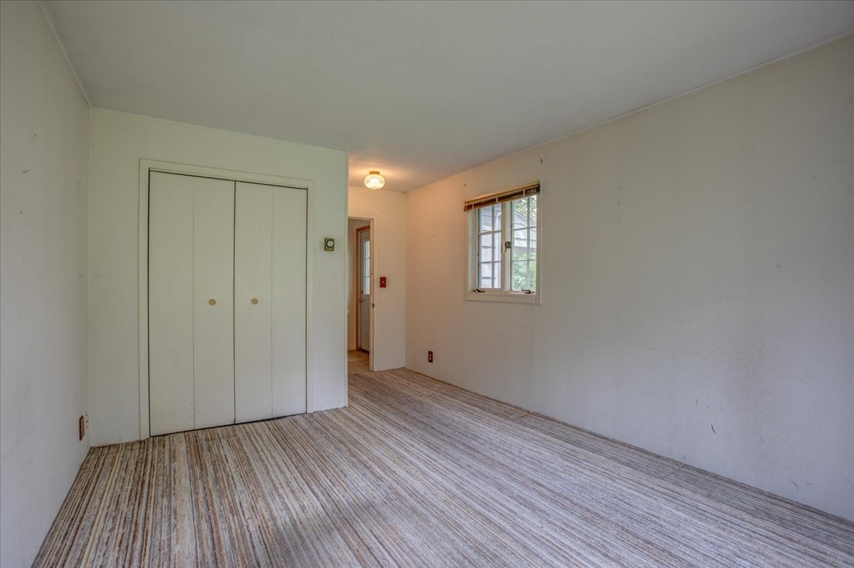 320 Elm Avenue W Property Photo 22