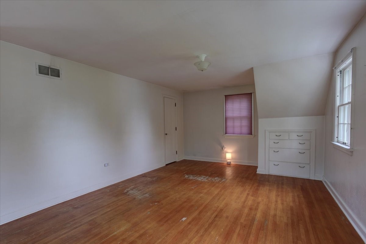 320 Elm Avenue W Property Photo 24