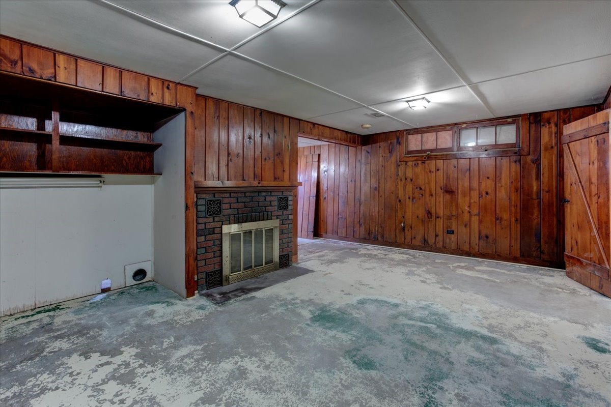 320 Elm Avenue W Property Photo 31