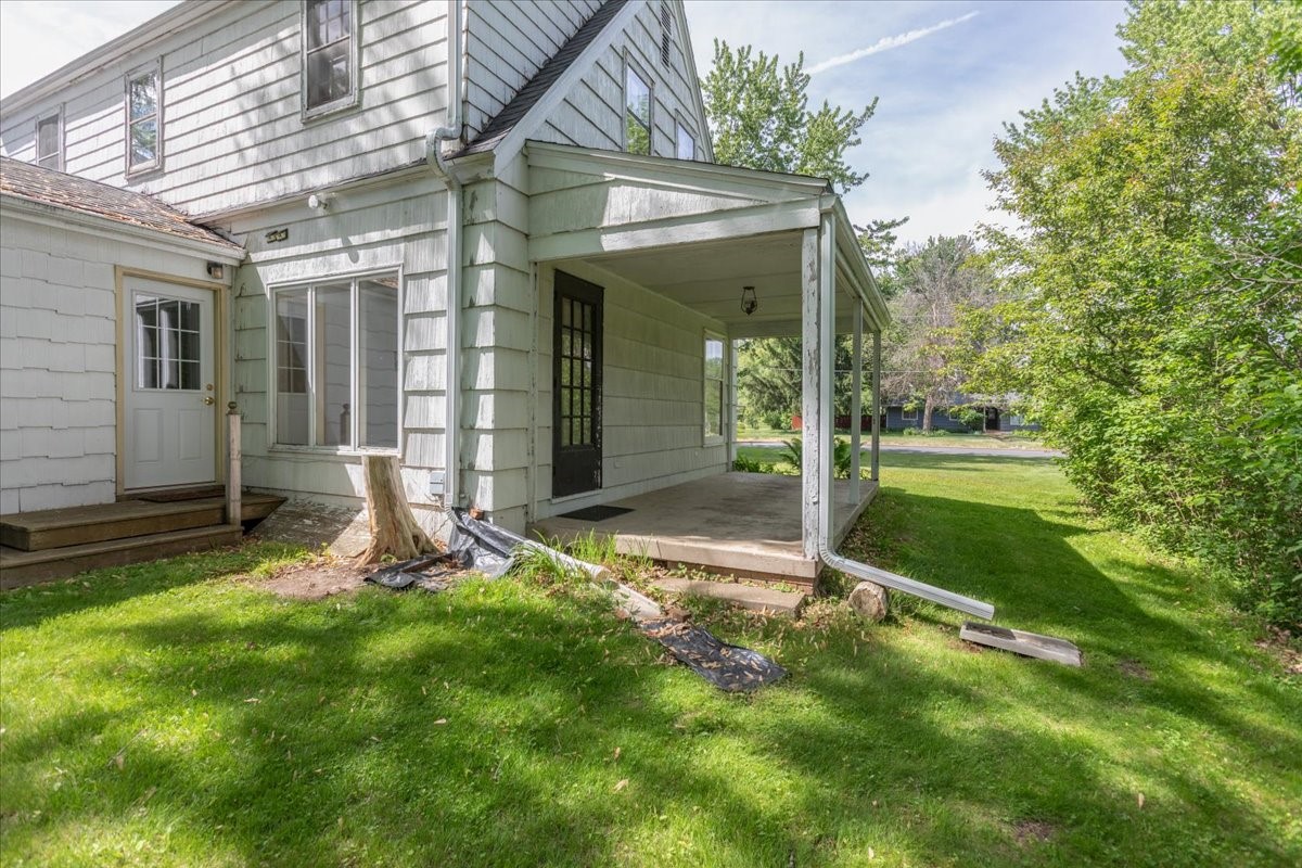 320 Elm Avenue W Property Photo 44