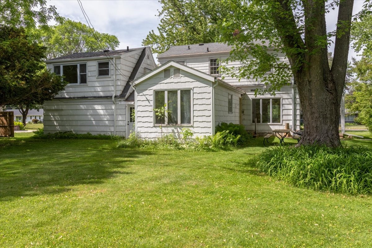 320 Elm Avenue W Property Photo 45