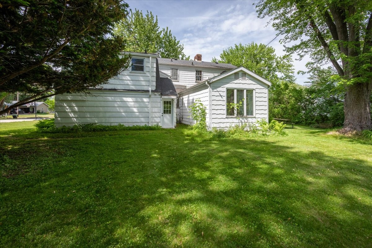 320 Elm Avenue W Property Photo 48