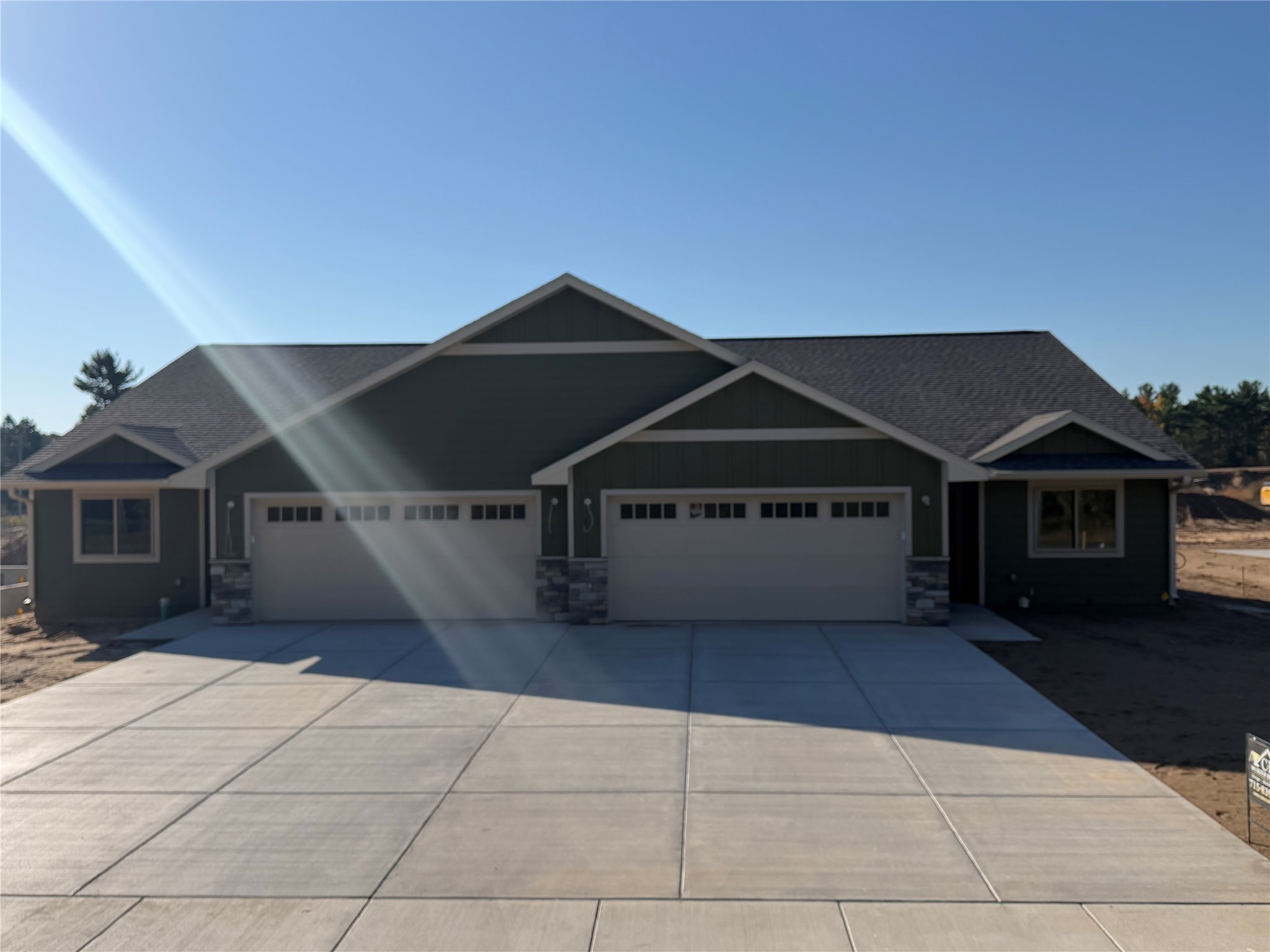 1825 Evergreen Terrace Property Photo 1