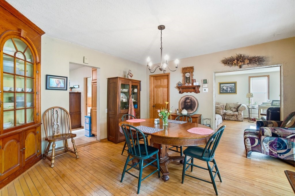 1102 14th Avenue E Property Photo 4