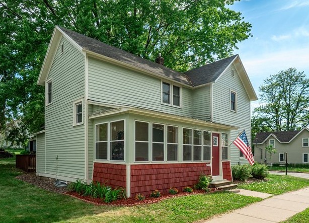 1102 14th Avenue E Property Photo 12