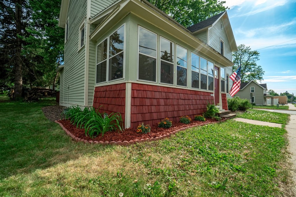 1102 14th Avenue E Property Photo 15