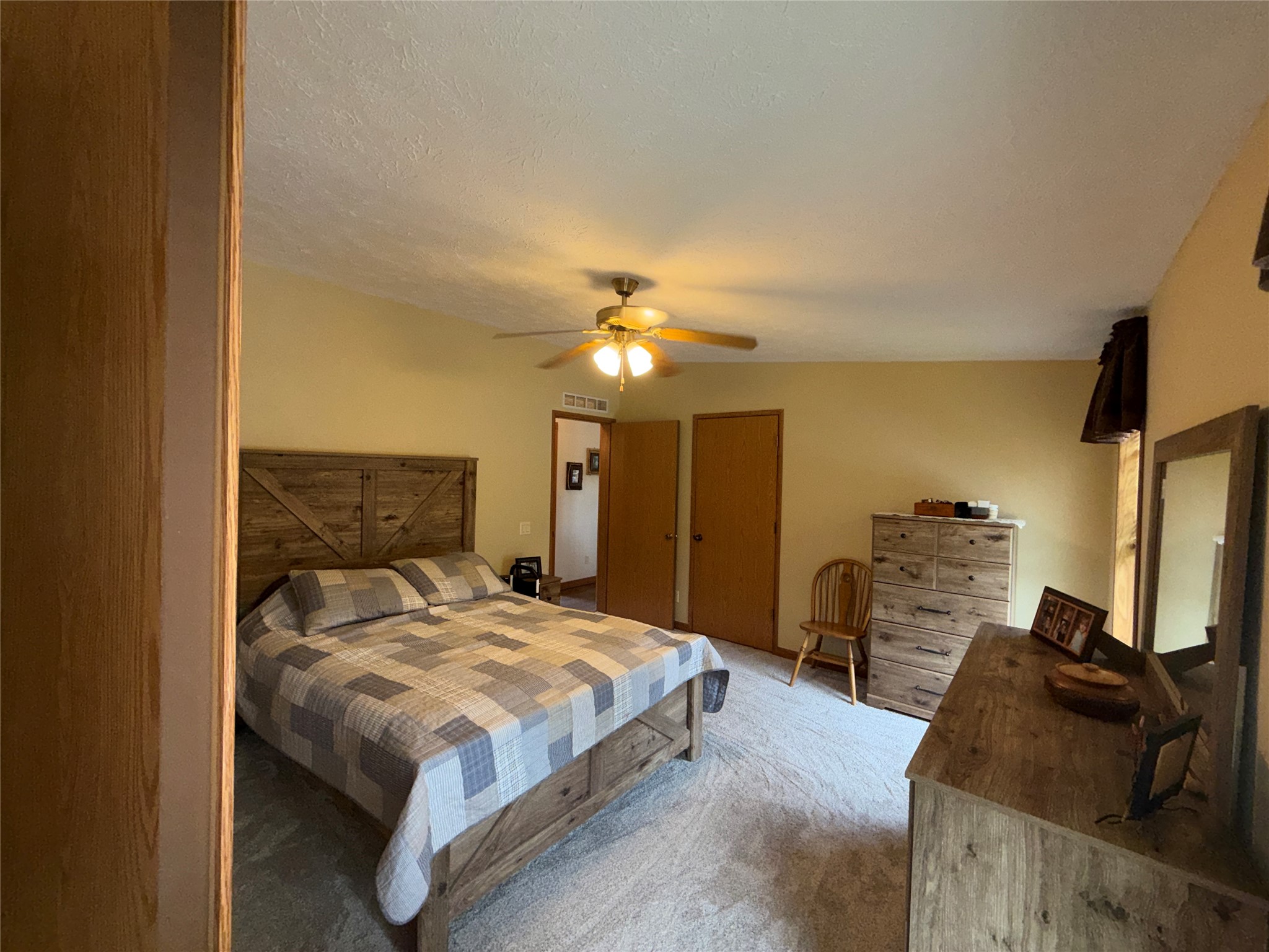 1130 N Sunset Lane Property Photo 8