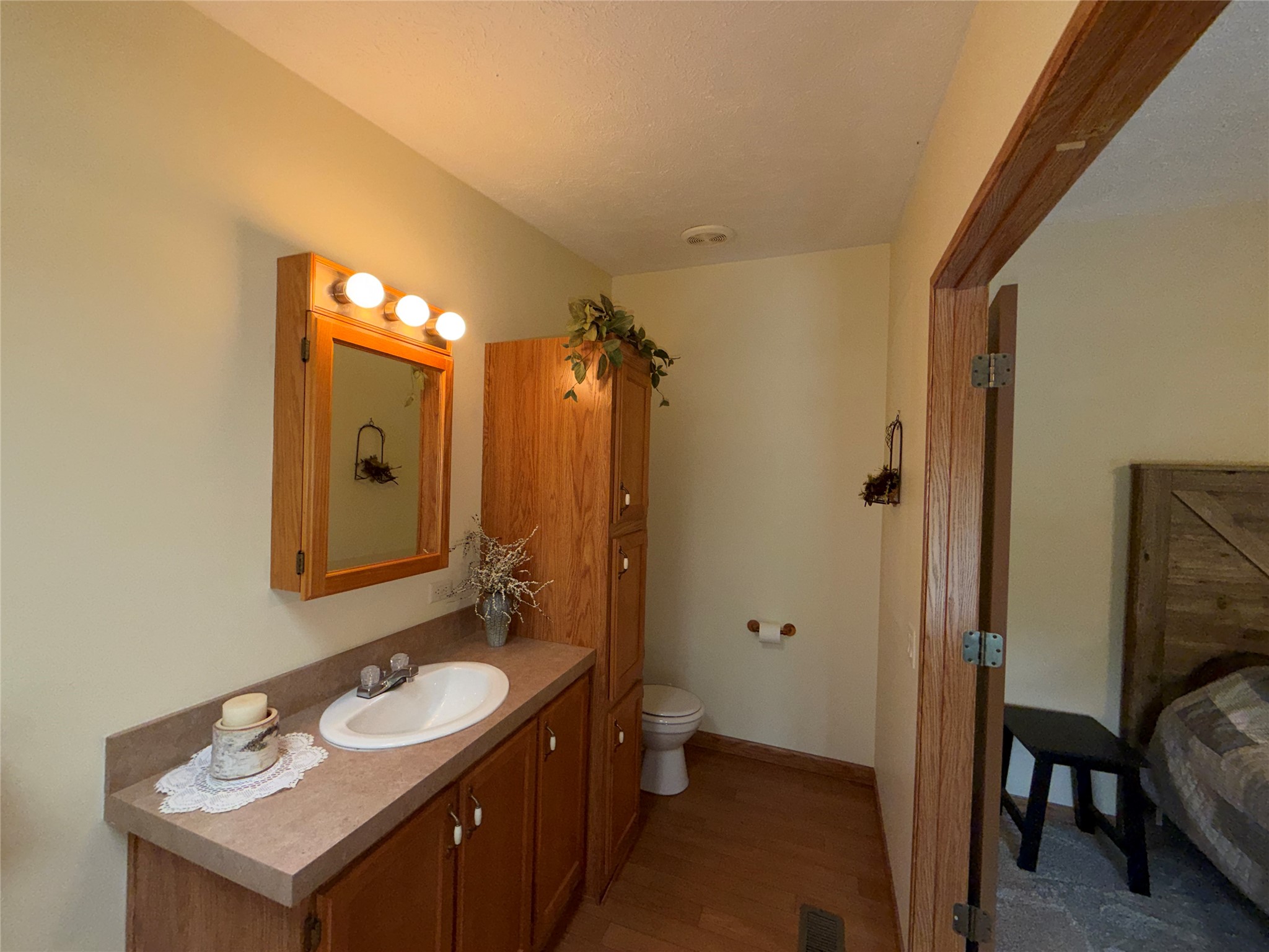1130 N Sunset Lane Property Photo 9