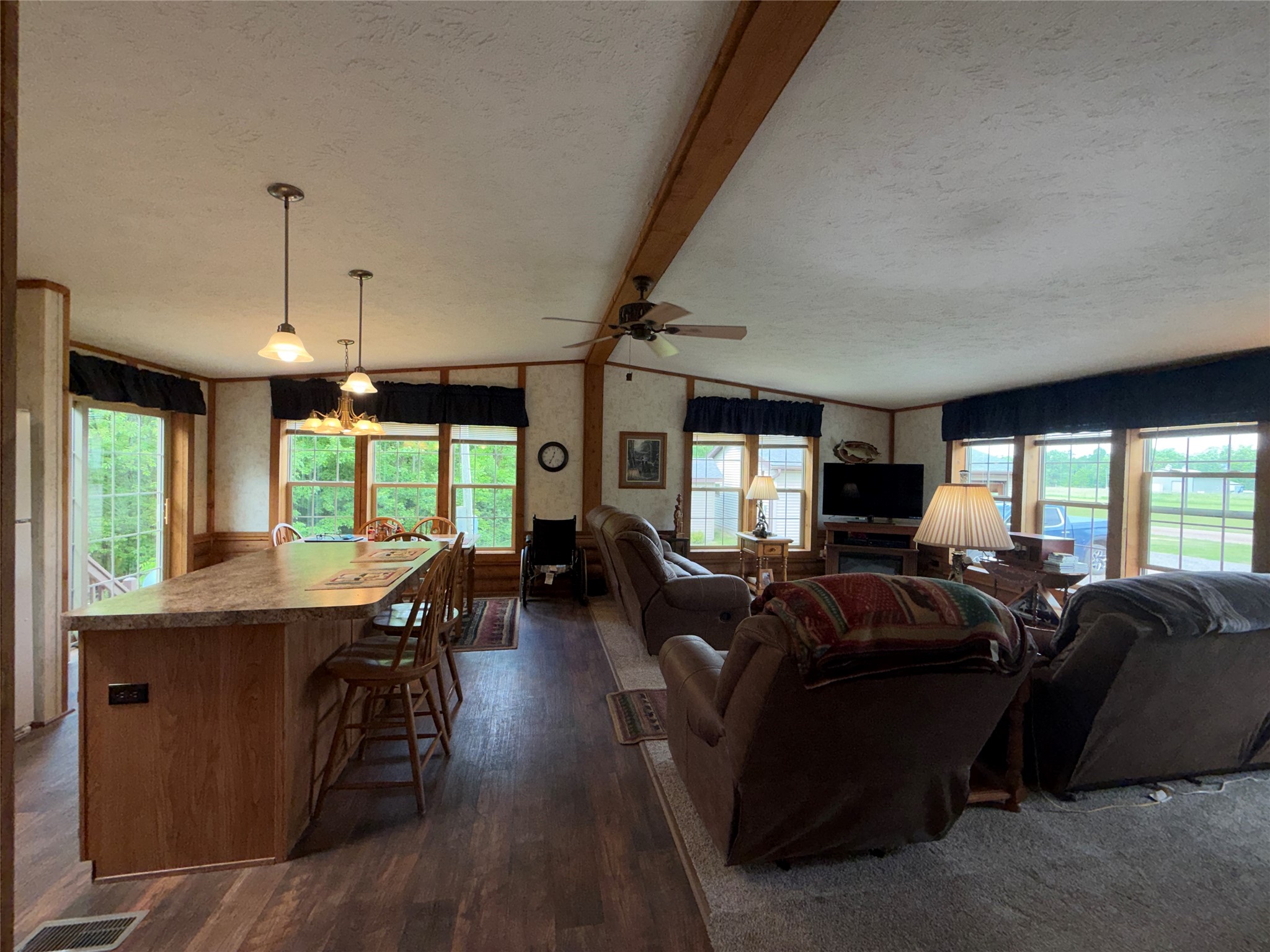 1130 N Sunset Lane Property Photo 16