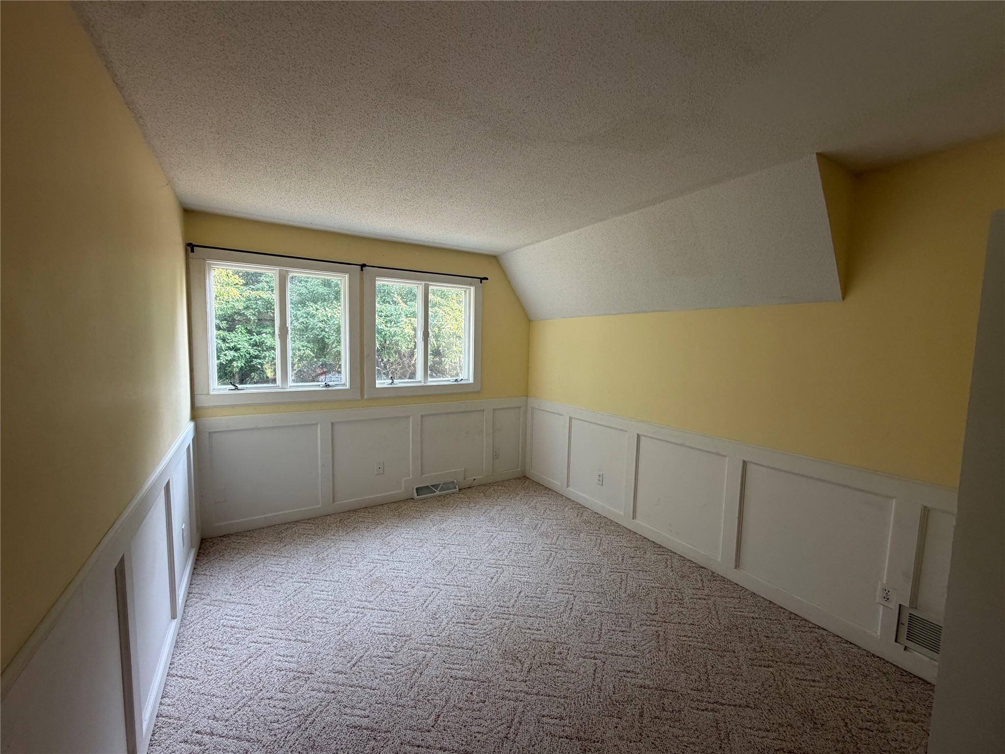 233 N Park Street Property Photo 16