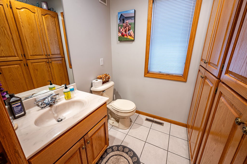 2541 90th Avenue Property Photo 10