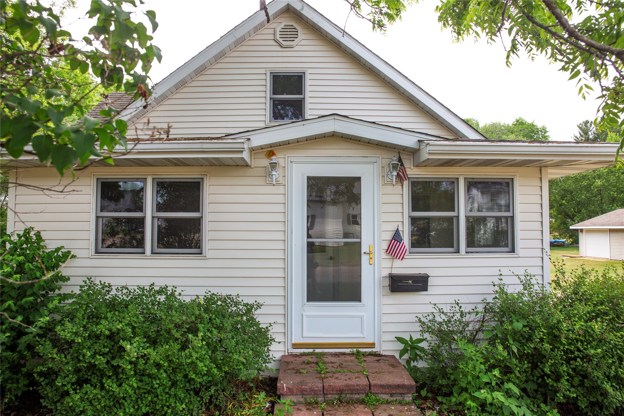 389 Lincoln Street Property Photo 1