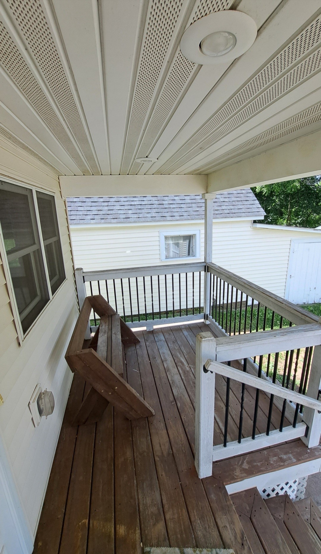 389 Lincoln Street Property Photo 8