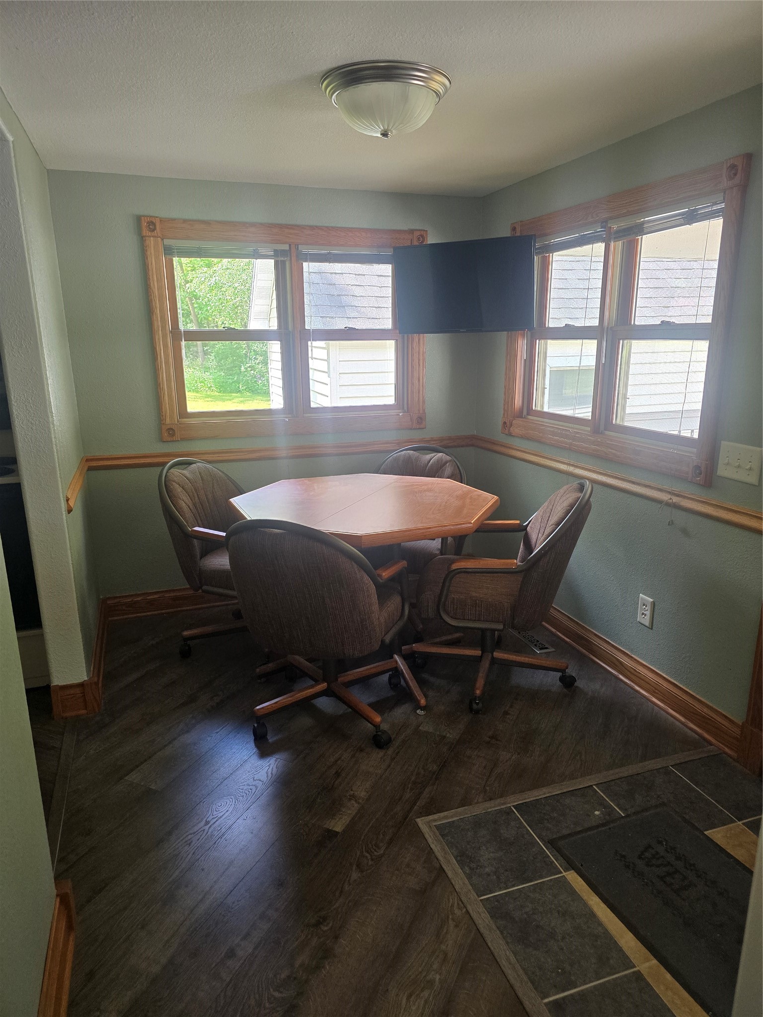 389 Lincoln Street Property Photo 12