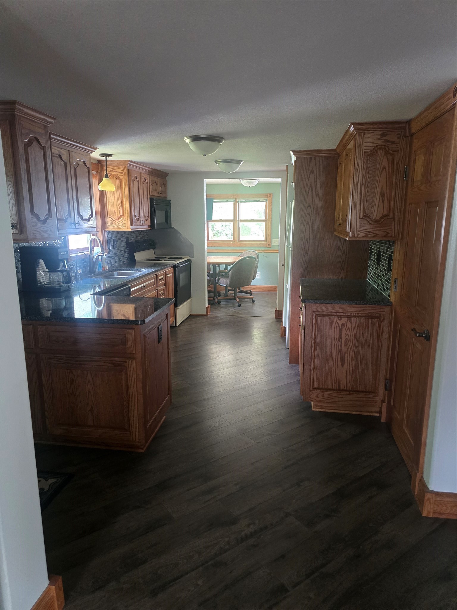 389 Lincoln Street Property Photo 14