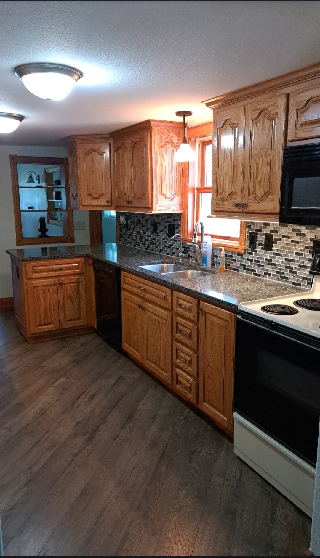 389 Lincoln Street Property Photo 18