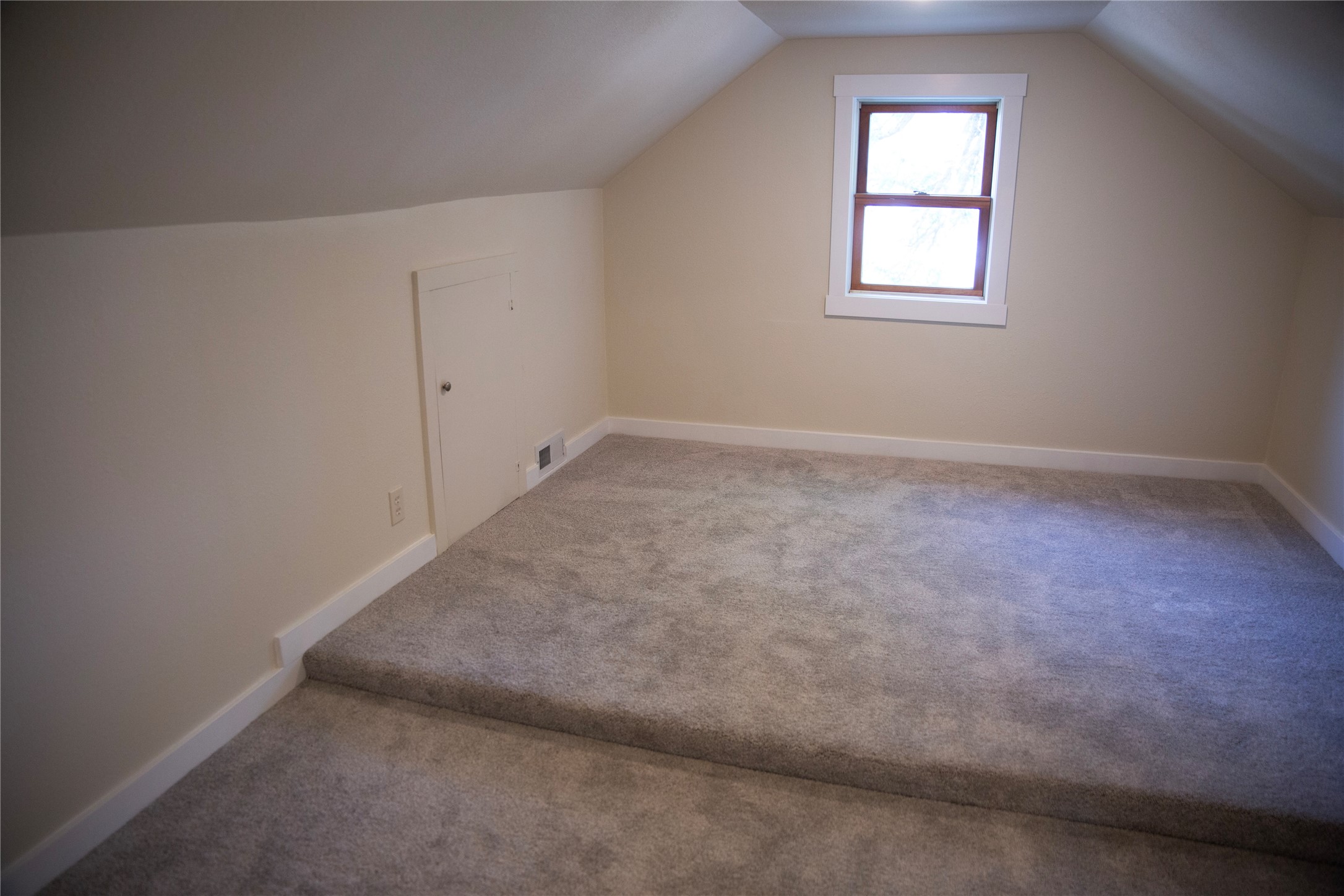 389 Lincoln Street Property Photo 31