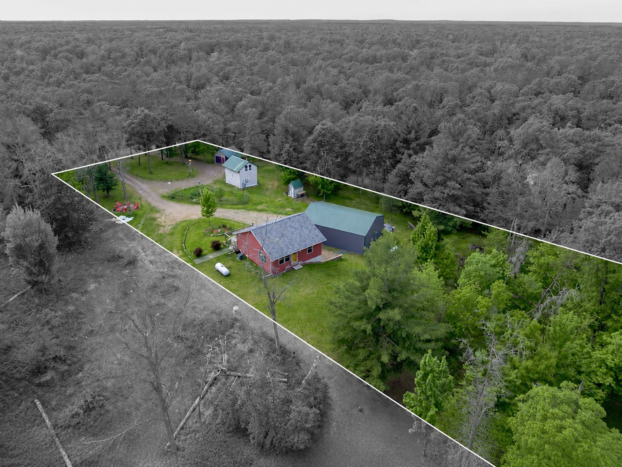 28870 E Yellow River Road Property Photo 3