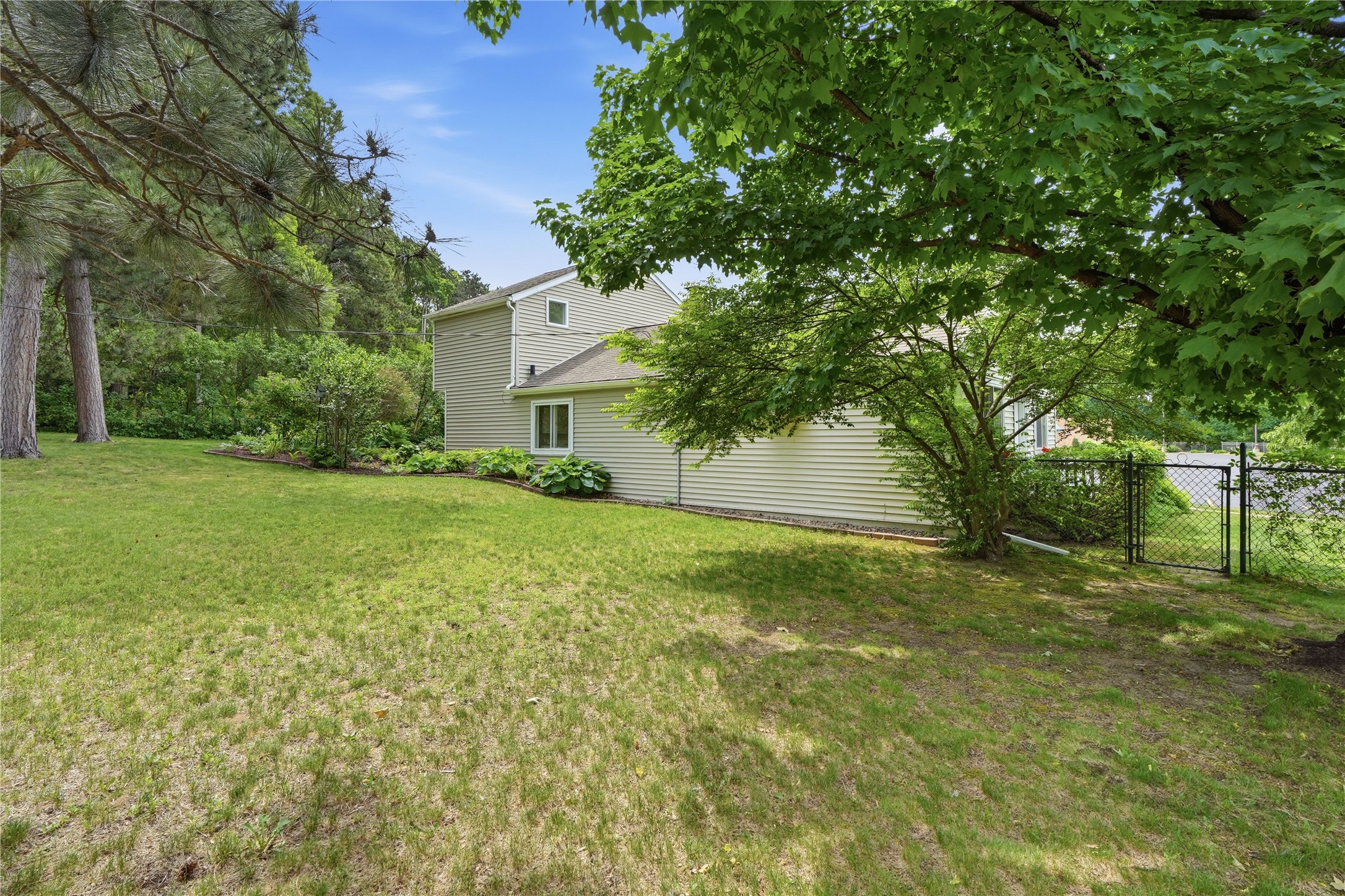 1707 South Street Property Photo 46