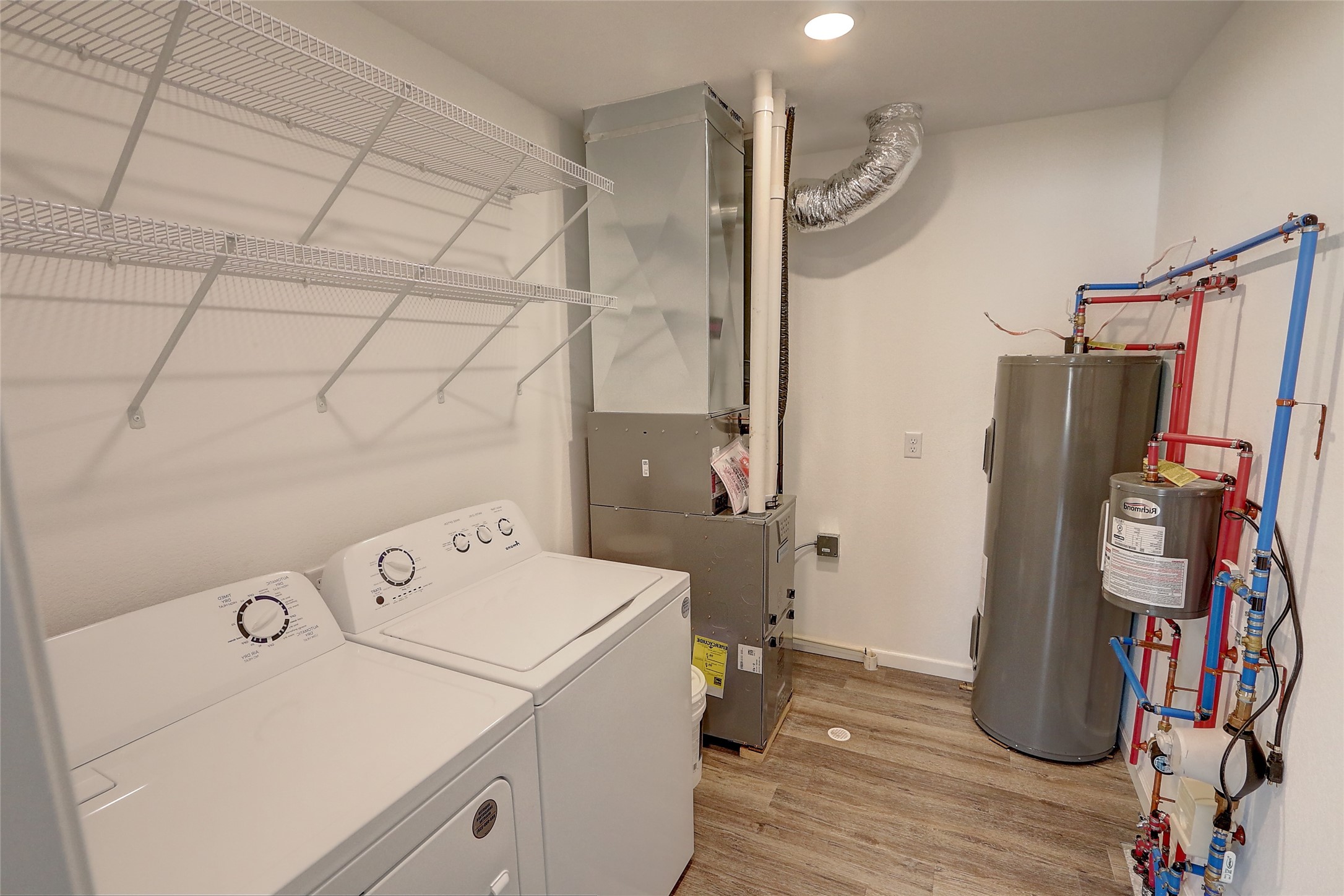 10232 Metcalf Road Property Photo 7