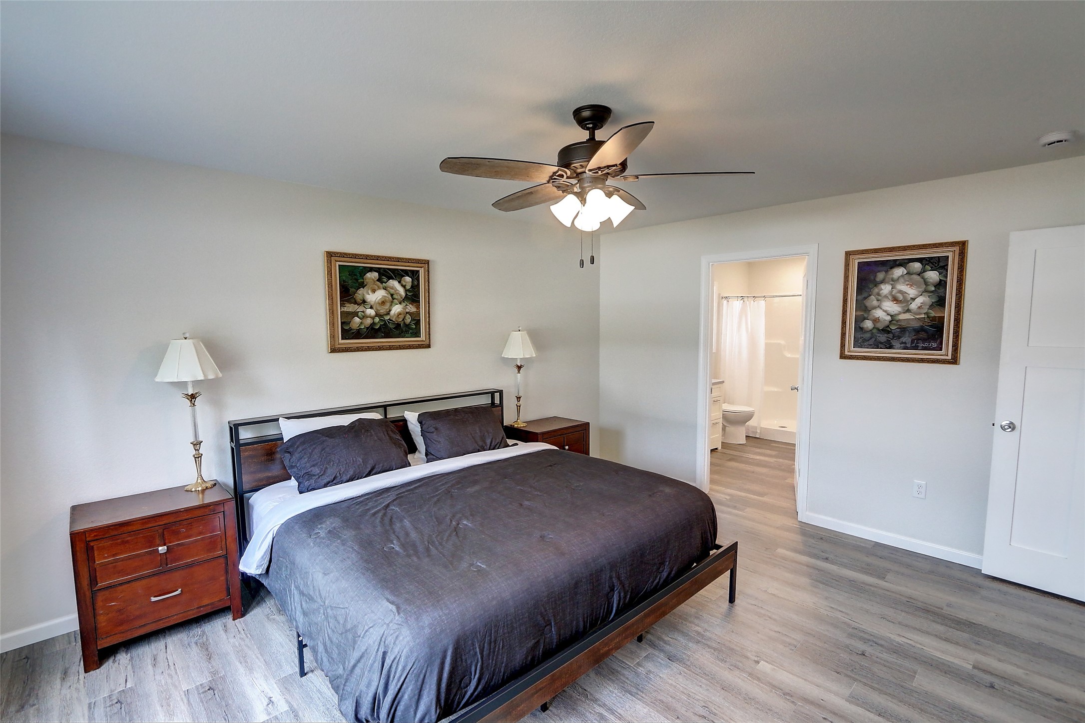 10232 Metcalf Road Property Photo 12