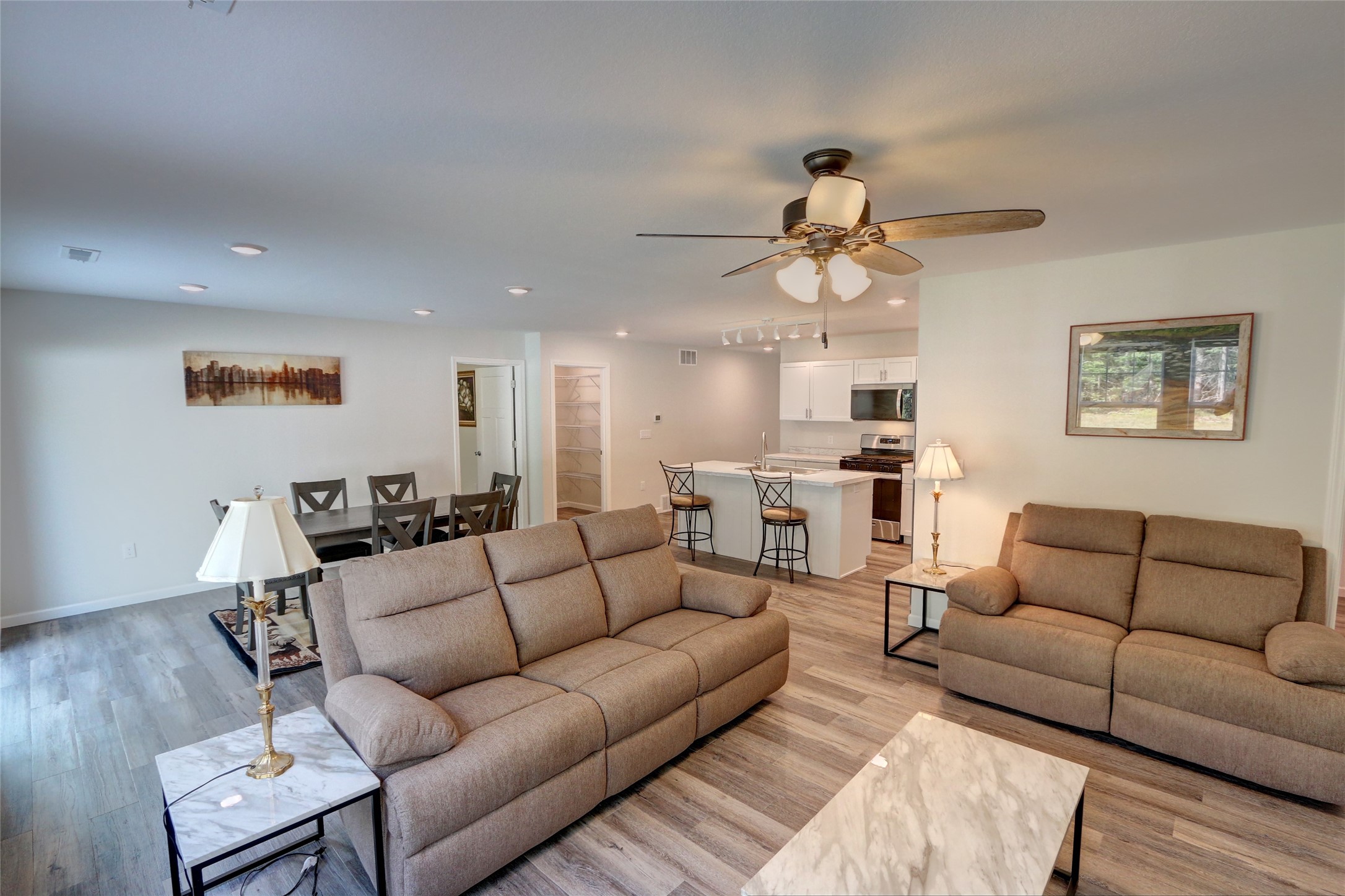 10232 Metcalf Road Property Photo 12