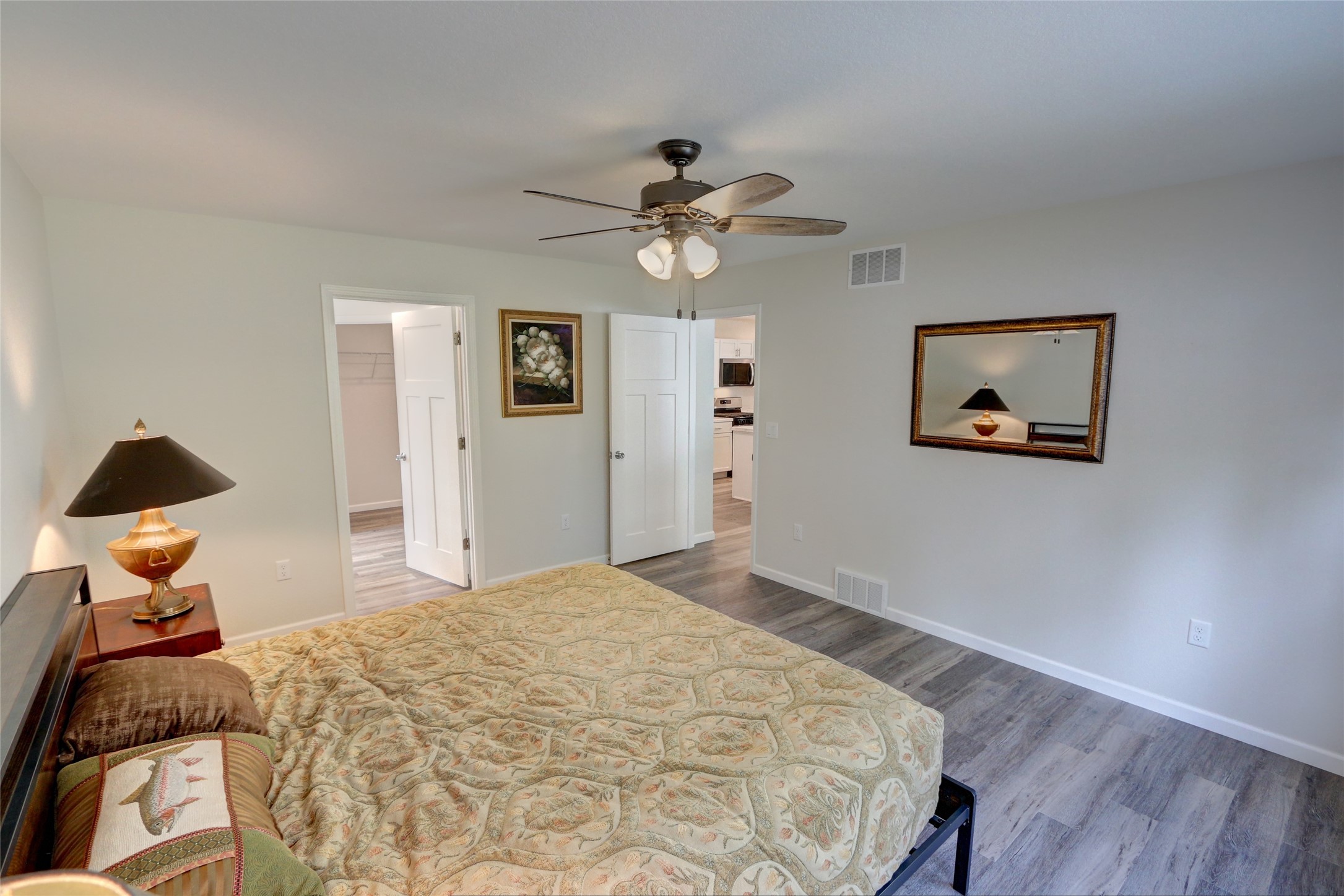 10232 Metcalf Road Property Photo 15