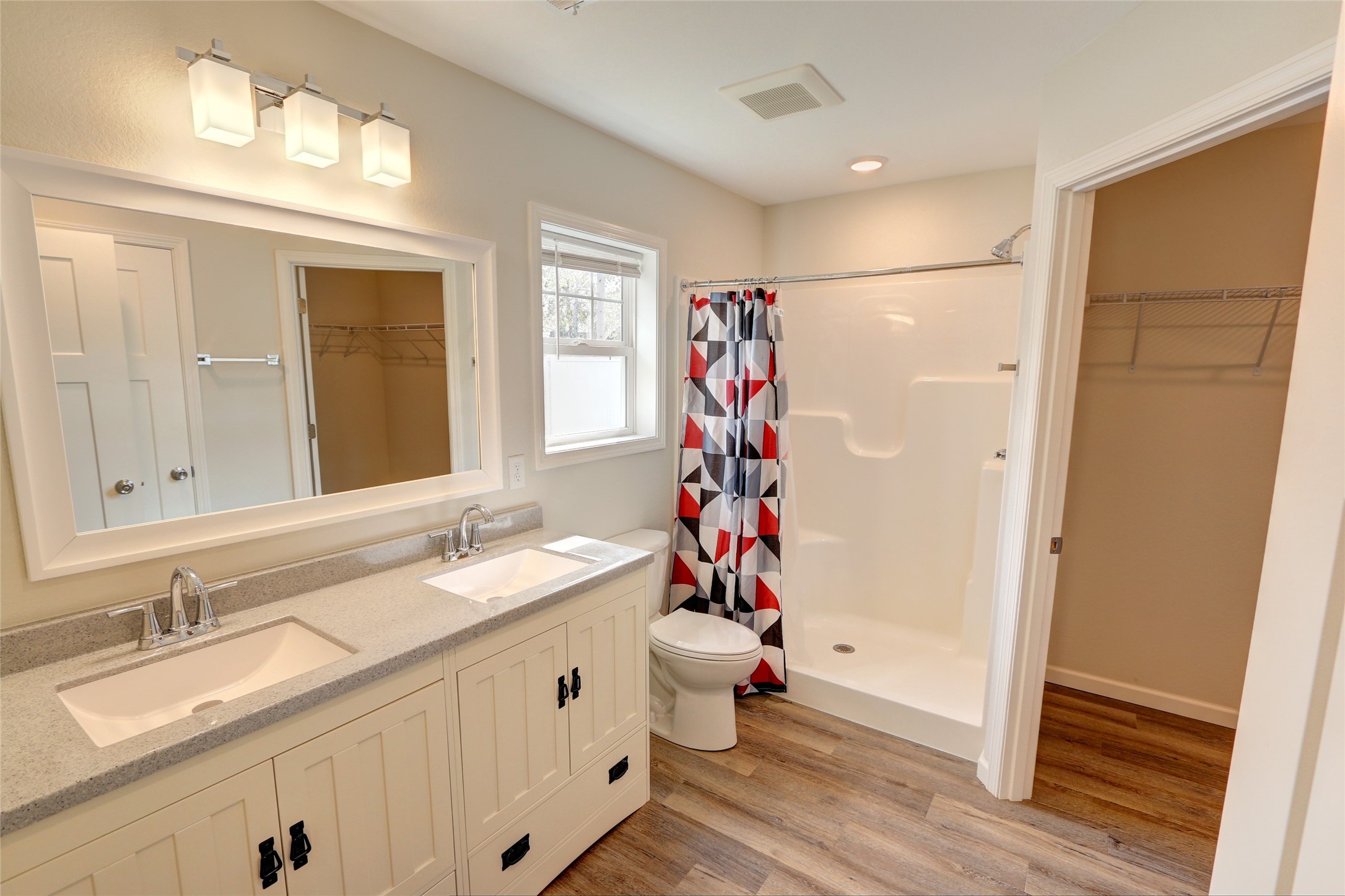 10232 Metcalf Road Property Photo 17