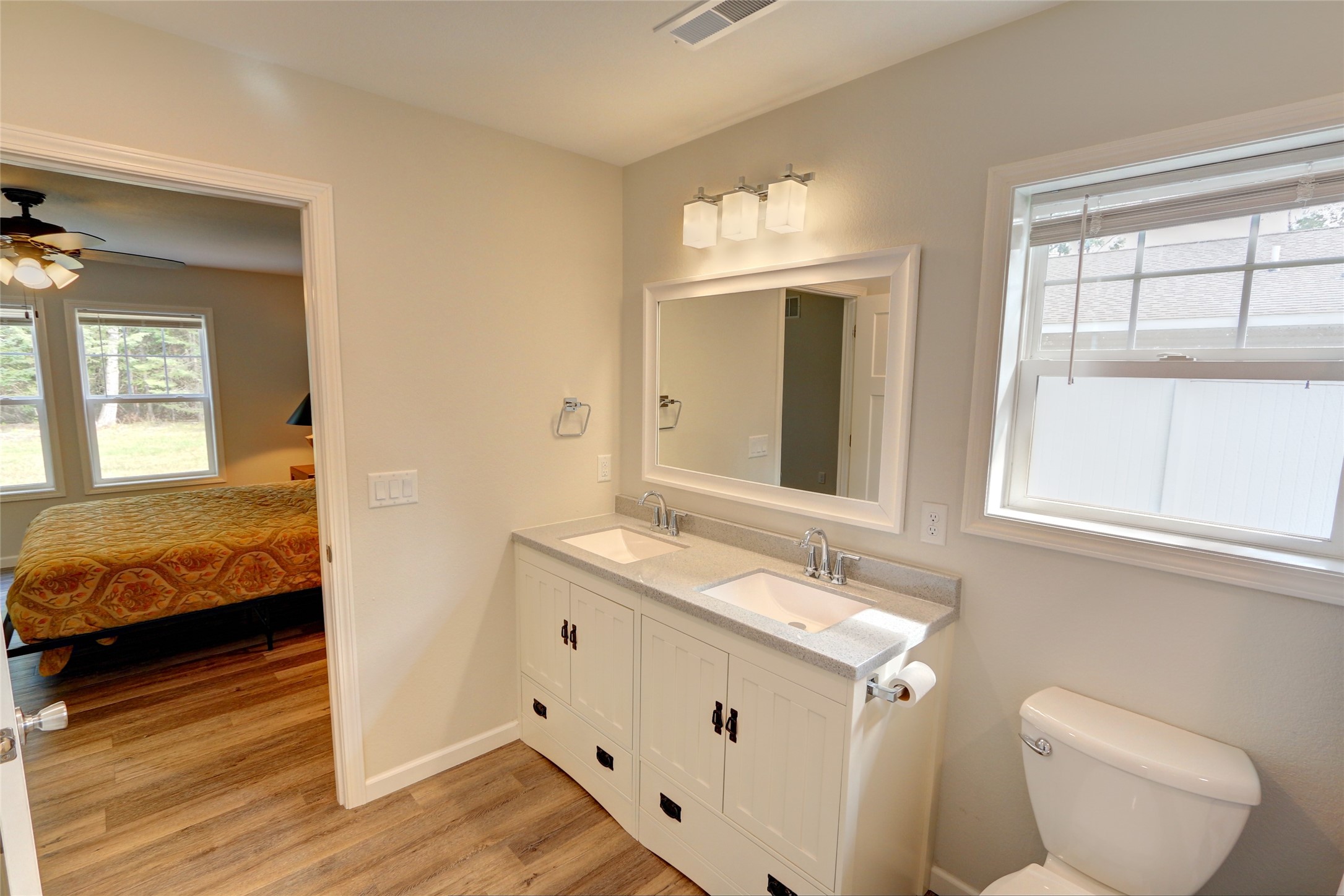 10232 Metcalf Road Property Photo 19