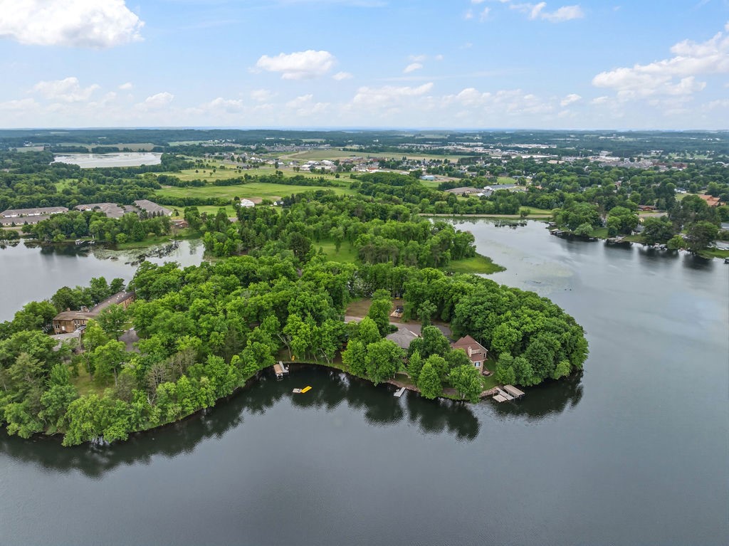 1114 Heart Island Parkway Property Photo 2