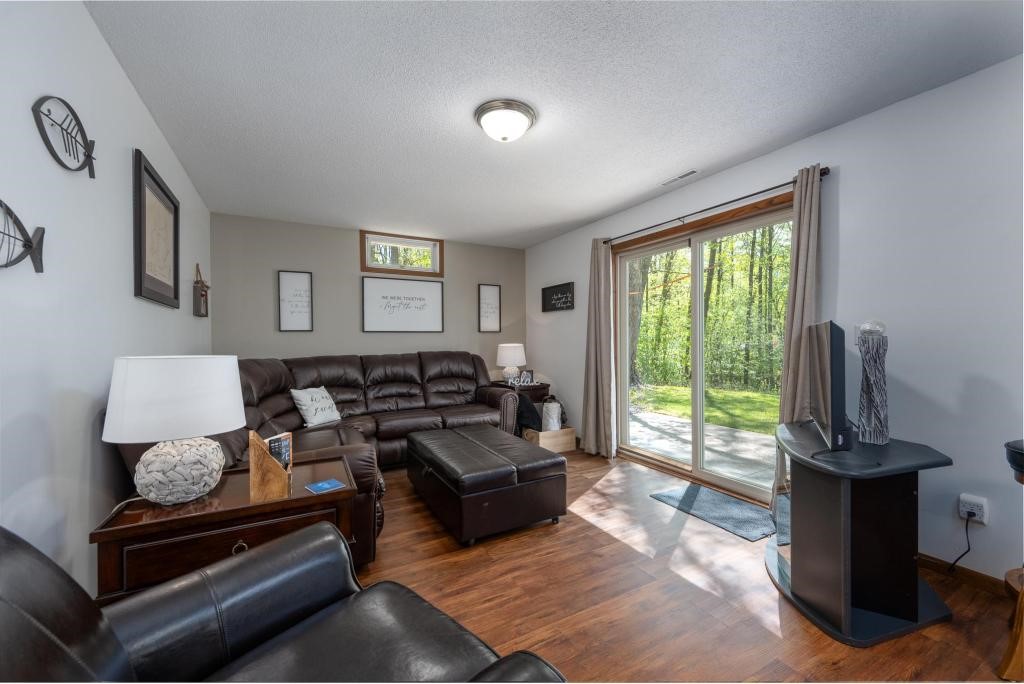 2158 285th Avenue Property Photo 5