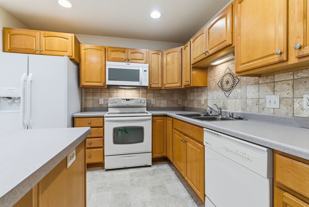 4293 Mill Ridge Circle Property Photo 8