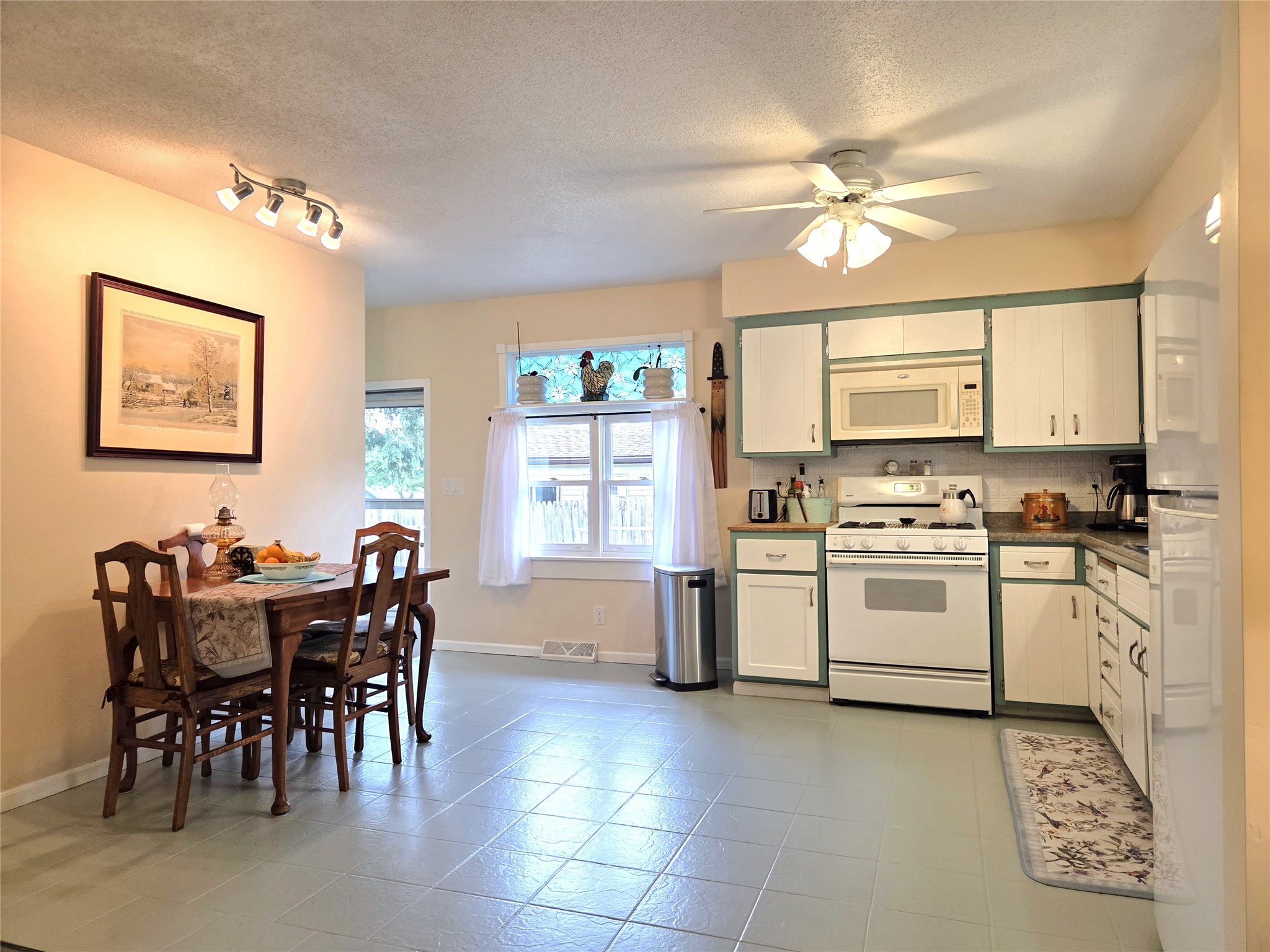 313 1st Avenue Property Photo 11
