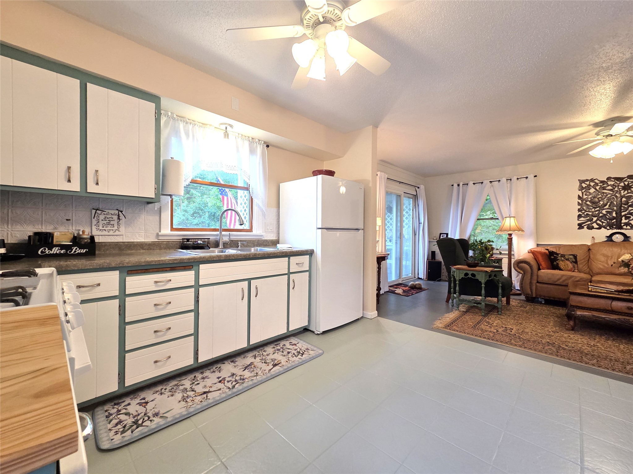 313 1st Avenue Property Photo 13