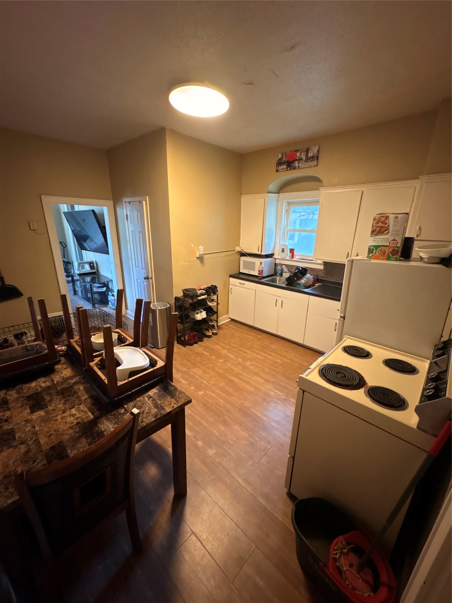 216 Ferry Street 2 Property Photo 6