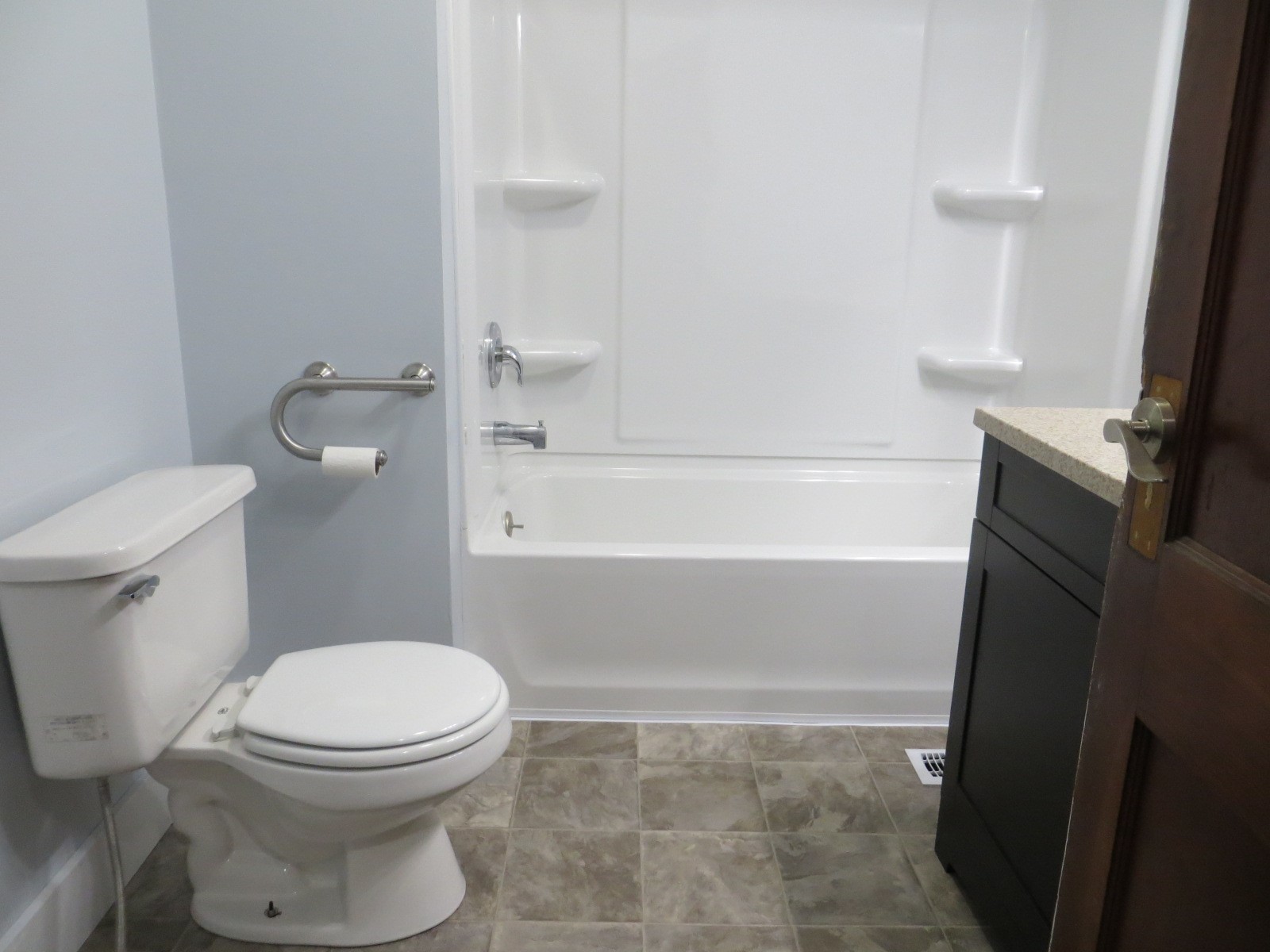 255 E 2nd Avenue Property Photo 13