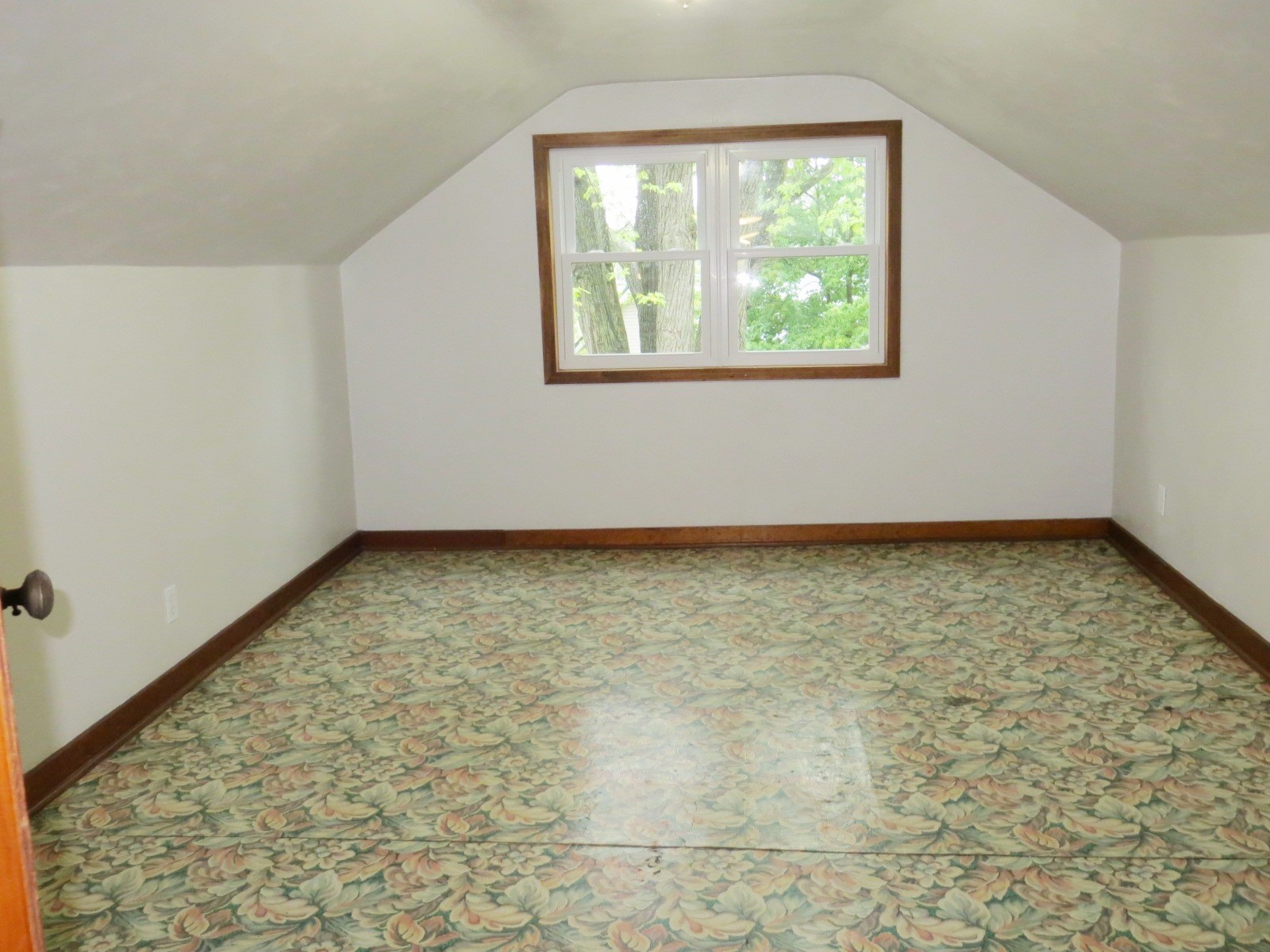 255 E 2nd Avenue Property Photo 22