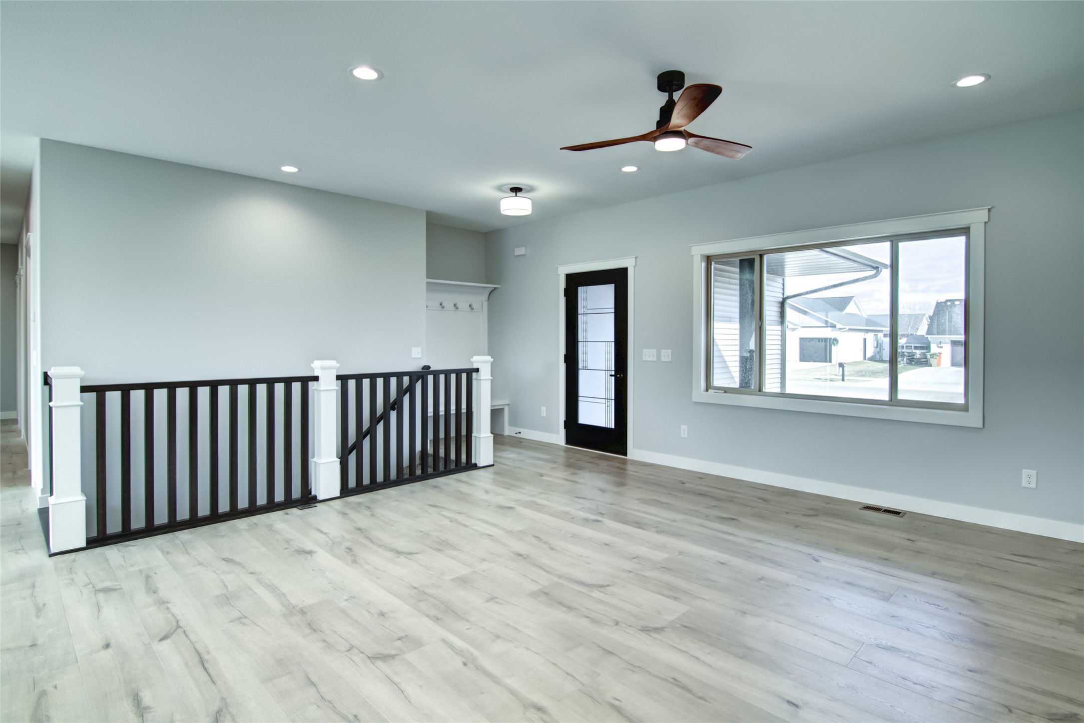 14057 41st Street Property Photo 4