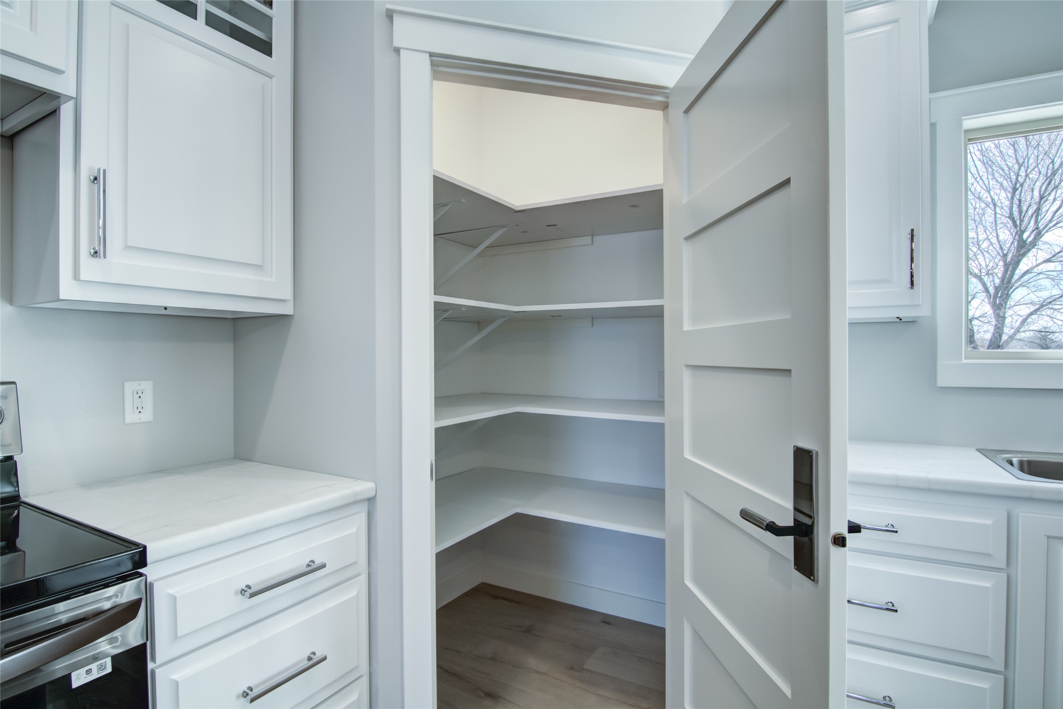 14057 41st Street Property Photo 5