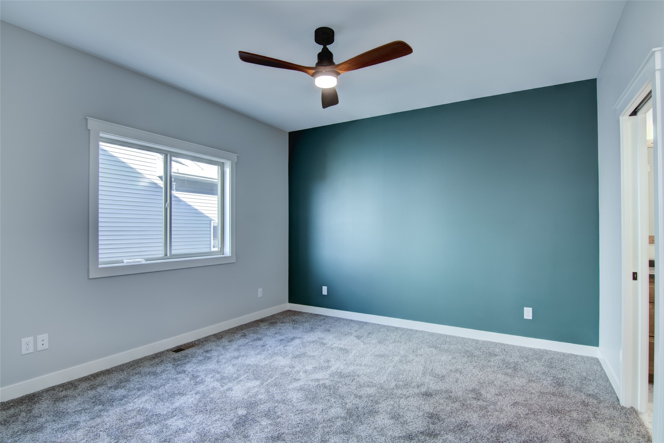 14057 41st Street Property Photo 12
