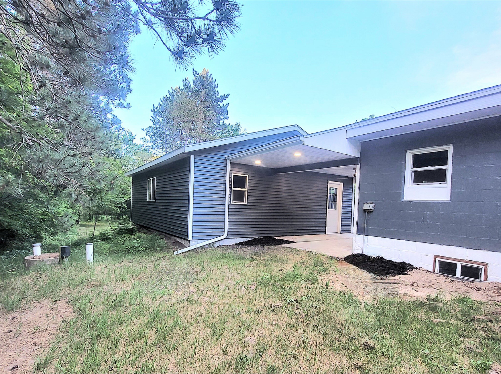 N9935 Us Highway 12 Property Photo 6